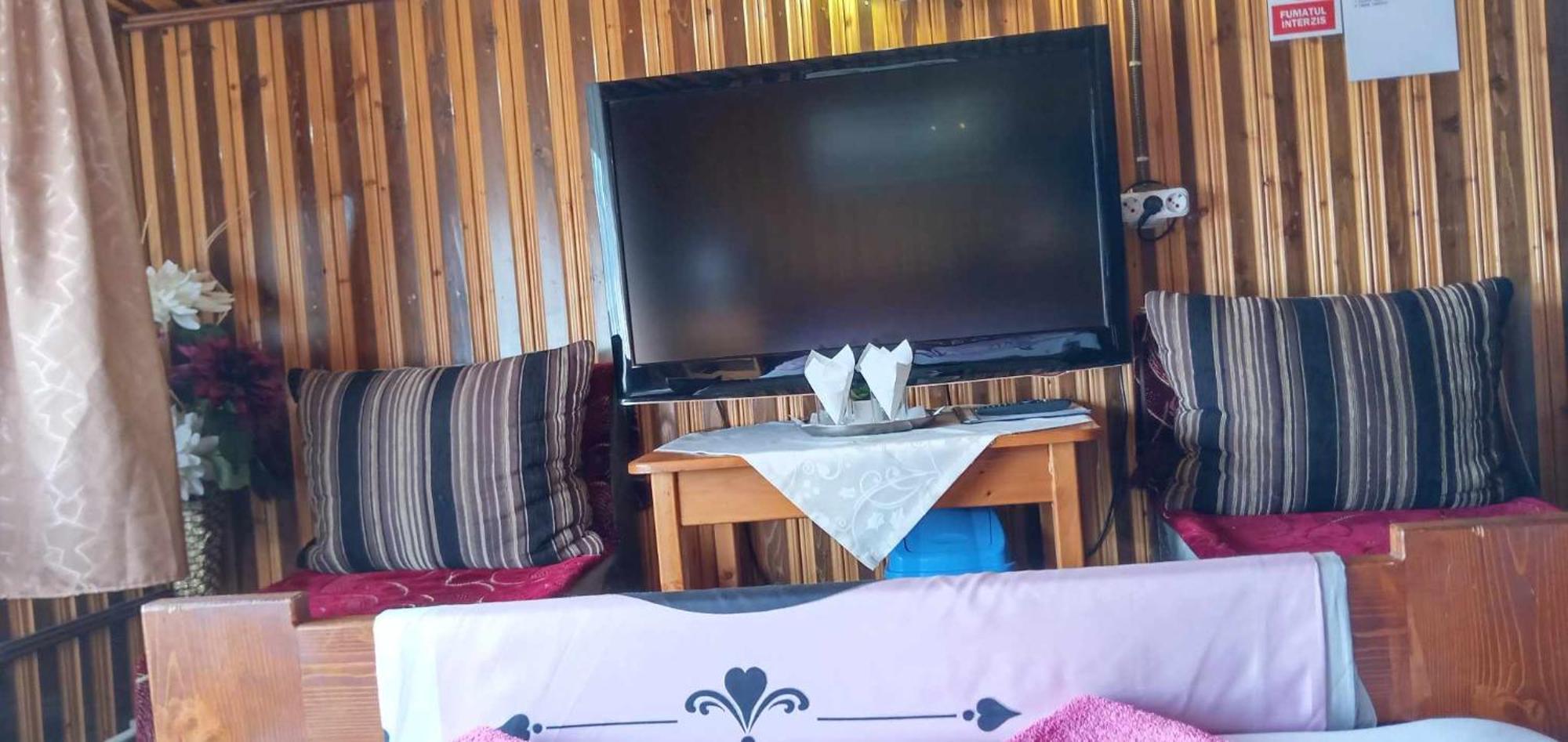 Hostel Intim 95 Ron Birlad Экстерьер фото